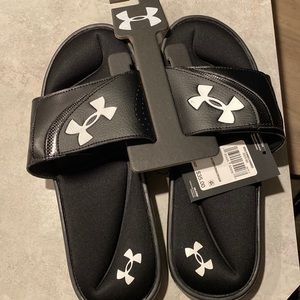 UnderArmour men’s sandals NWT